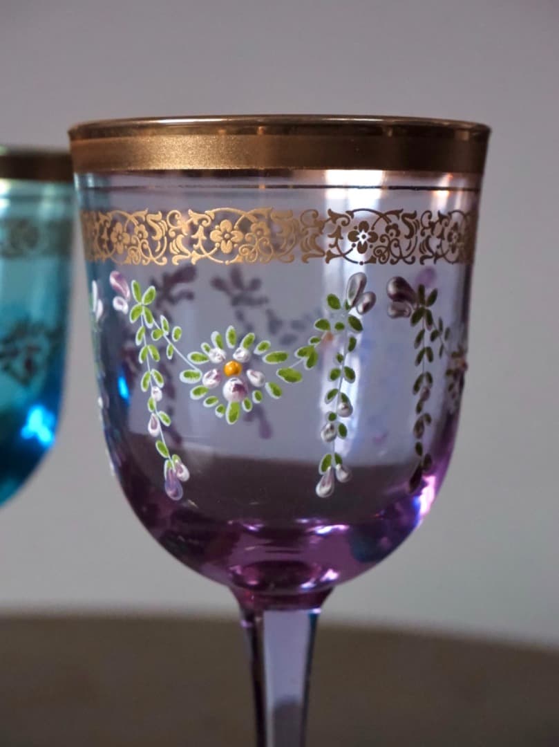 ベネチアングラス 3色 金彩装飾 花文 手描き装飾 ワイングラス Q2242