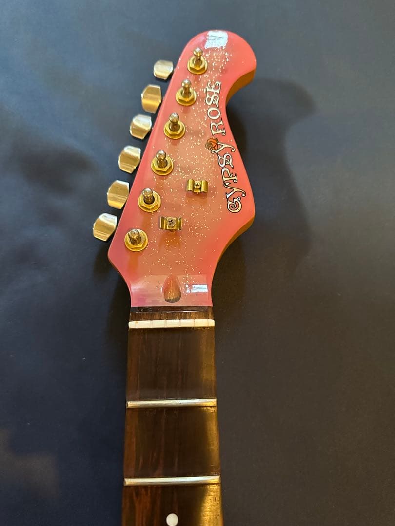 ジプシーローズ ピンク エレキギター シングルコイル