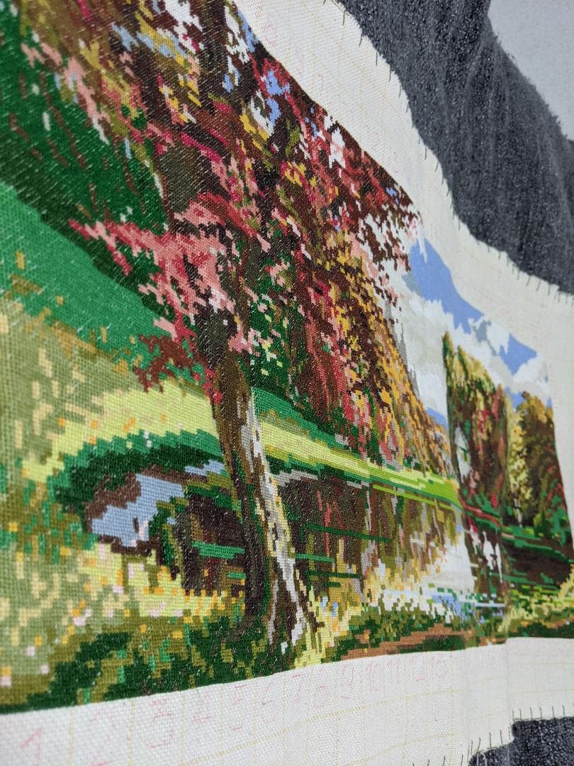 ヨーロッパ式刺繍絵タペストリー: An Autumn Lake