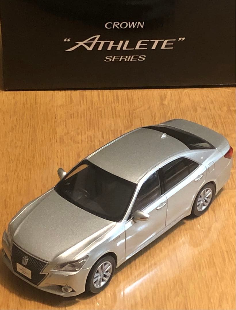 トヨタ　CROWN ATHLETE G カラーサンプル♪