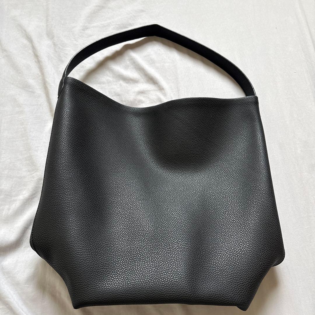 ジストリー　ブラック バケツ型 ショルダーバッグ