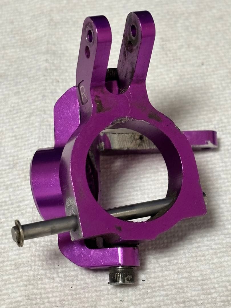 hpiサベージ アップライト　ナックル　ハブ