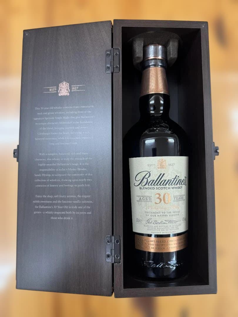 ■バランタイン 30年 木箱入り■ Amazon.co.jp: バランタイン 30年 木箱入り 40度 700ml Ballantine's