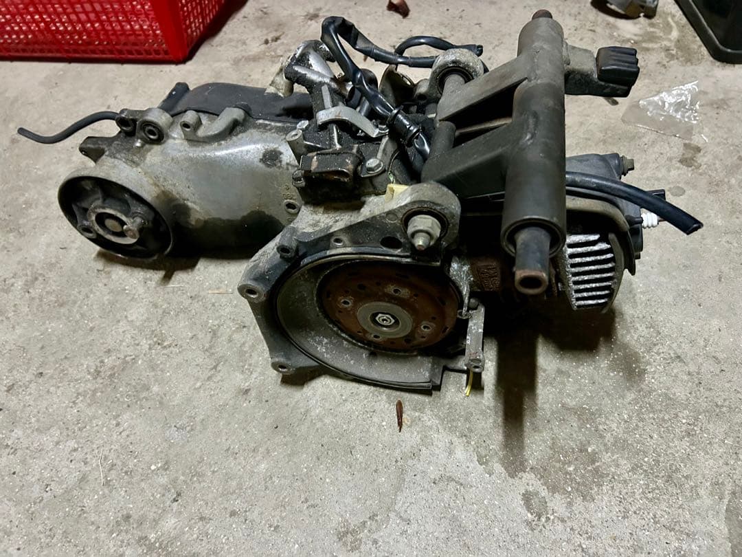 ライブディオZX エンジン本体 ベース 部品取り M1091034347最新