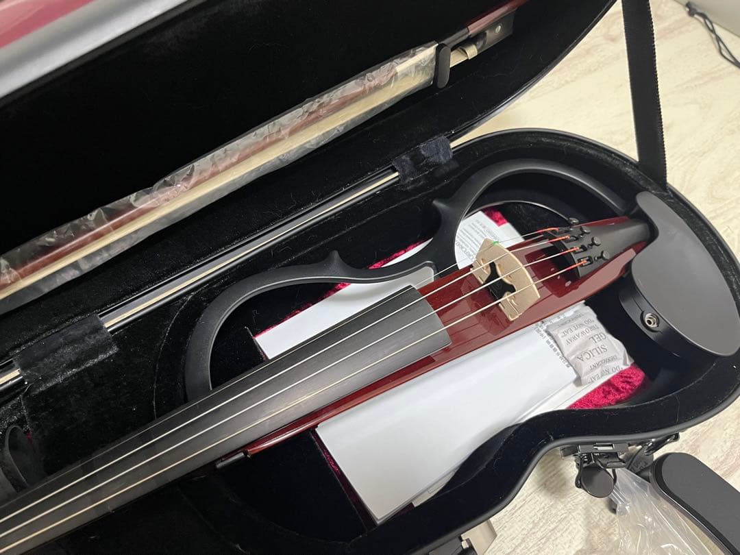 【美品】　YAMAHA YSV-104 サイレントバイオリン