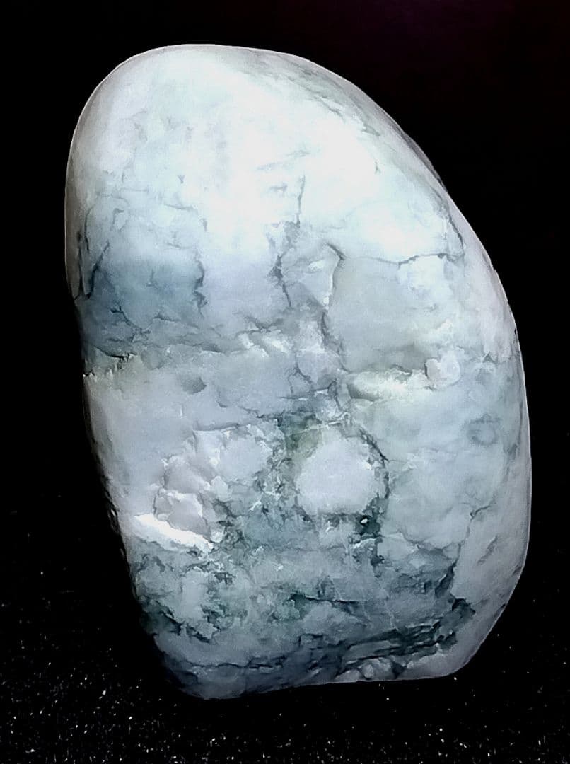 ☆翡翠原石☆糸魚川転石硬玉【姫川・川ズレ磨き石555g】