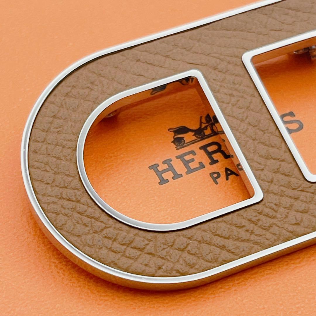 未使用品】HERMES シェーヌダンクル ブローチ ブラウン レザー ピン