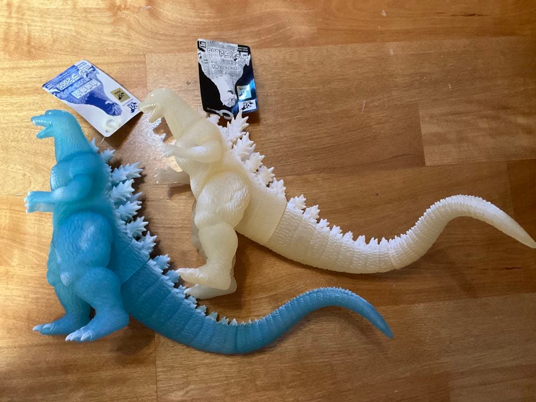 ゴジラ　2005 限定版　2タイプ　タグ付き