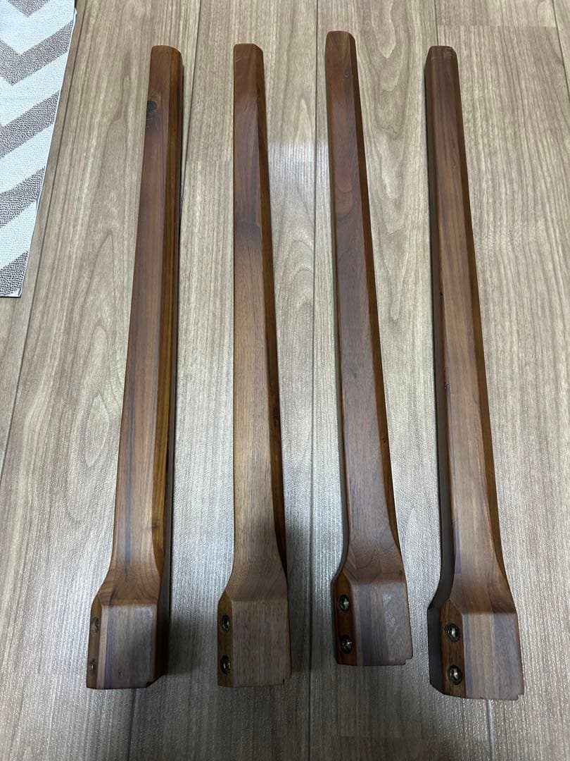 【美品】クラスティーナ ダイニングテーブル（4人掛け ※小傷あり