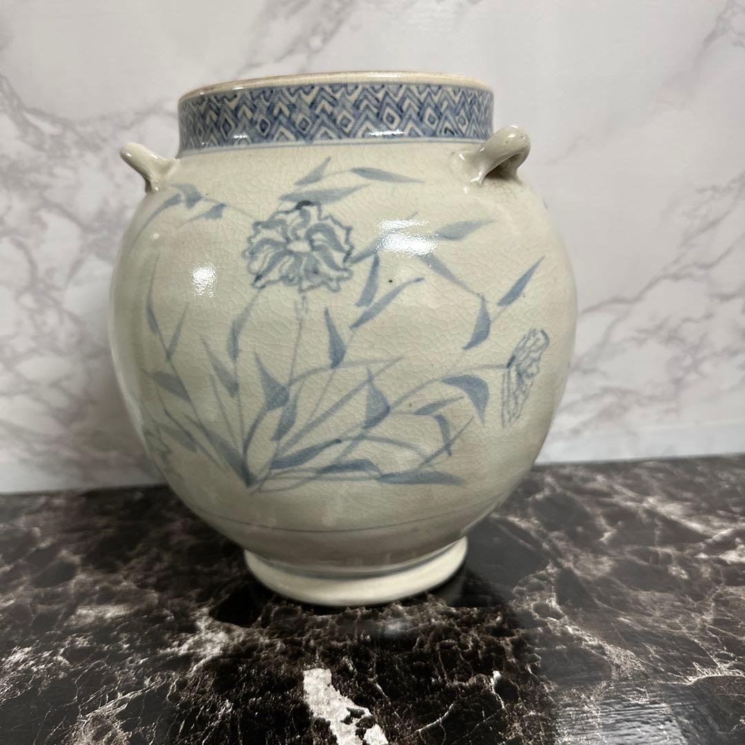 時代、伊万里、三耳壺。　　無傷。