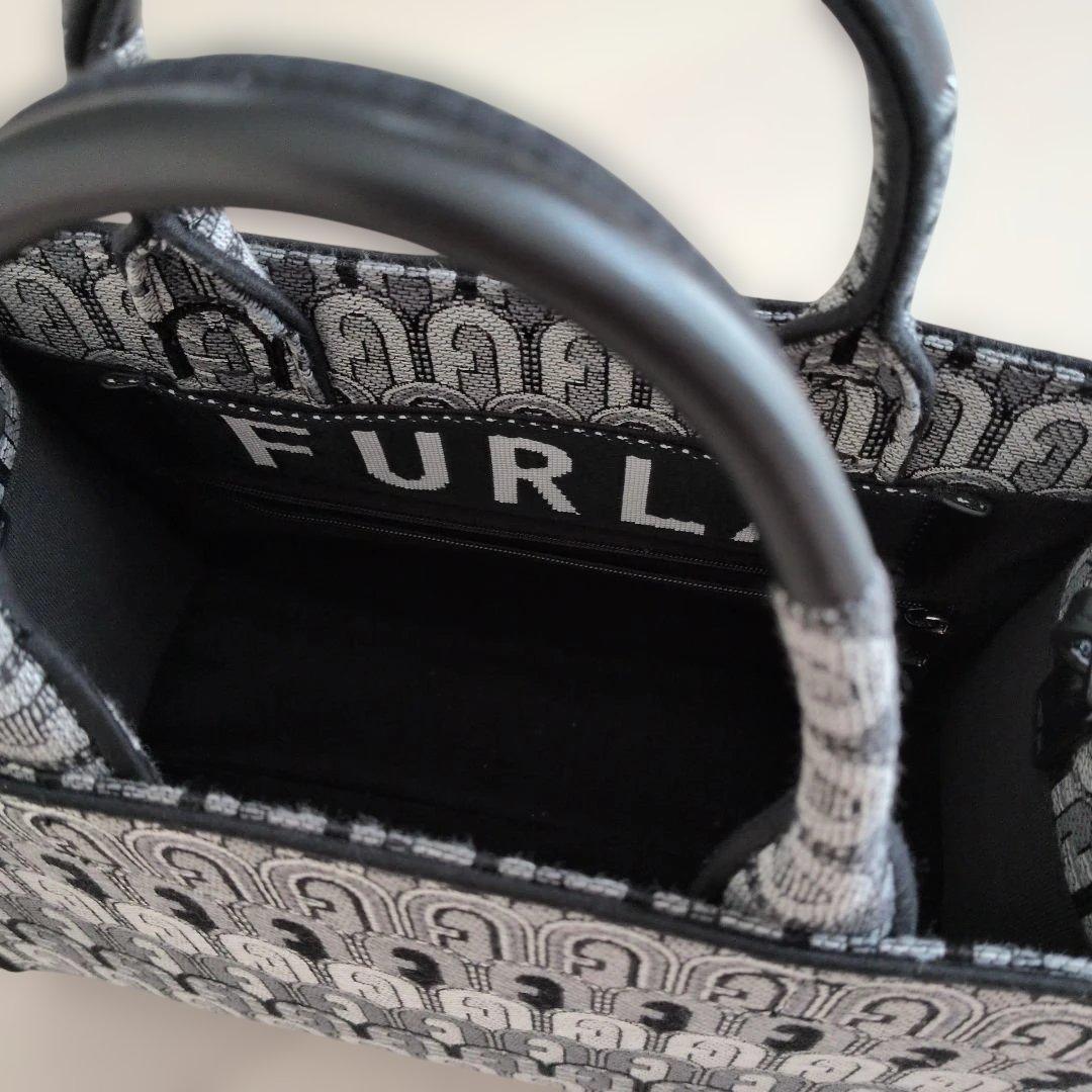 最終値下げFURLA アーチ模様 ショルダーバッグ