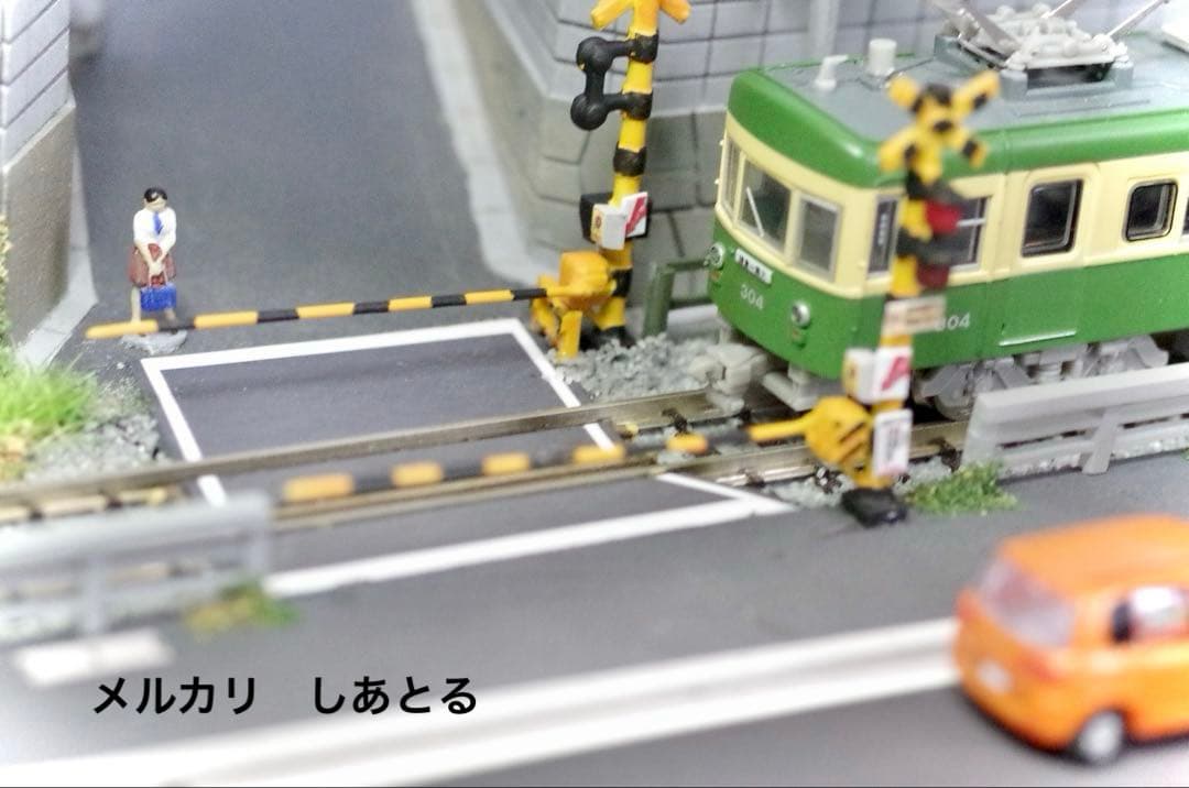 江ノ電 腰越3号踏切 鉄道ジオラマ展示台 Nゲージ 鉄コレ 鉄道模型 b