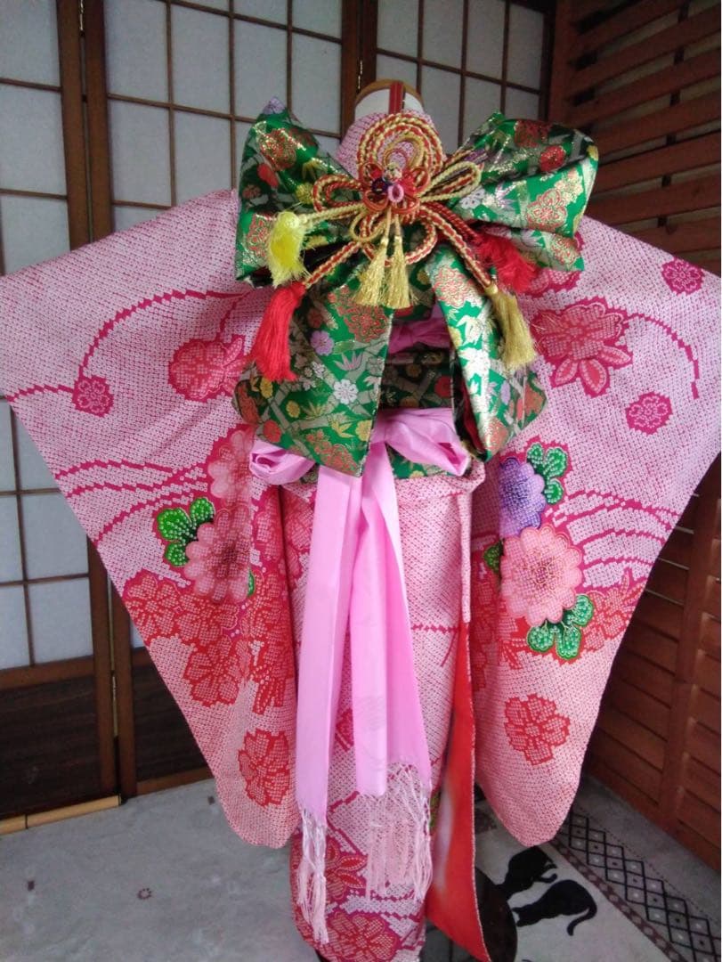 a です。7歳向け・表側正絹・お着物のセットです