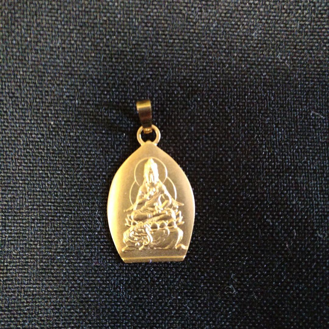 K18。ペンダントトップ。少林山。達磨寺。十二支御守御本尊。菩薩