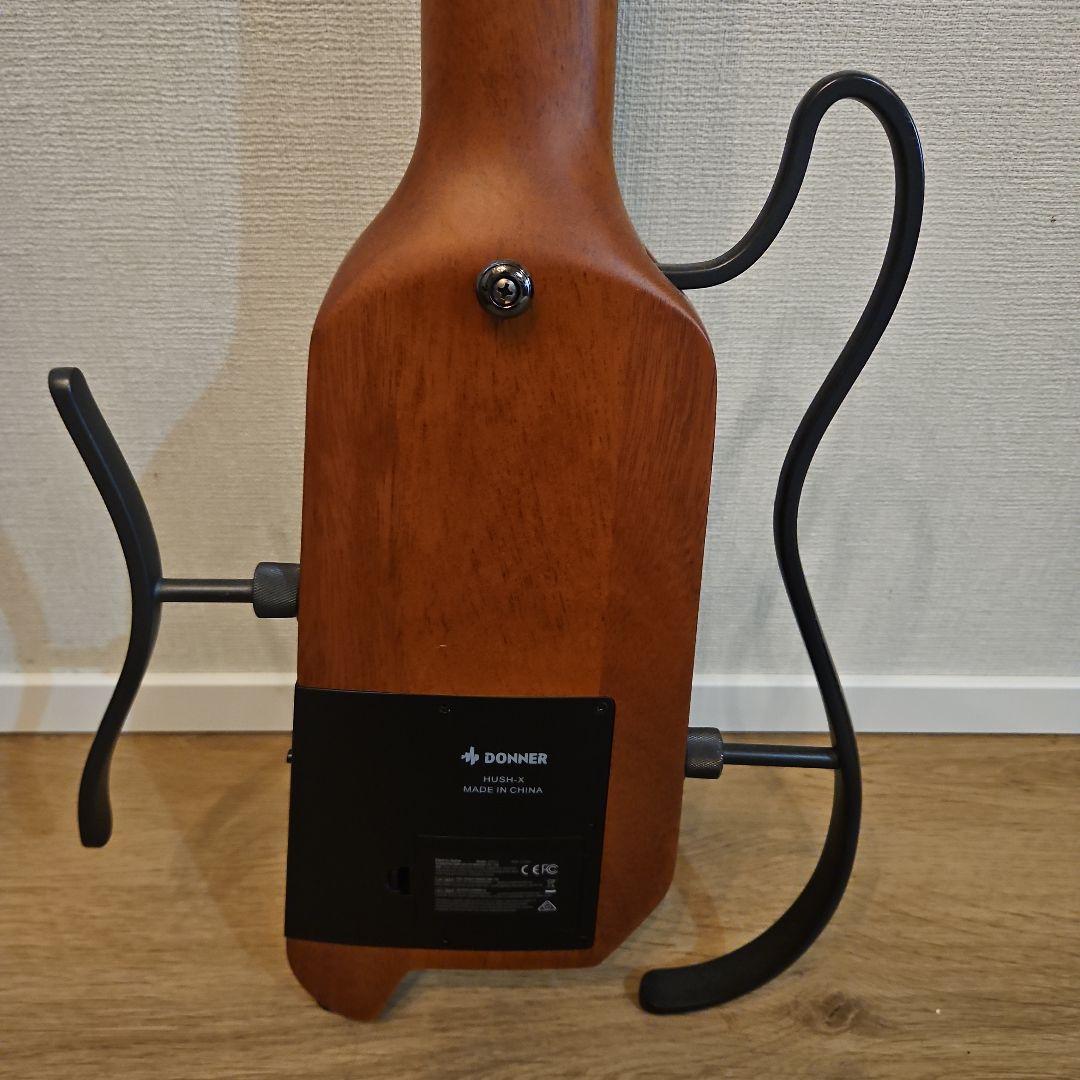 青シャツ　Donner HUSH-X エレキギター