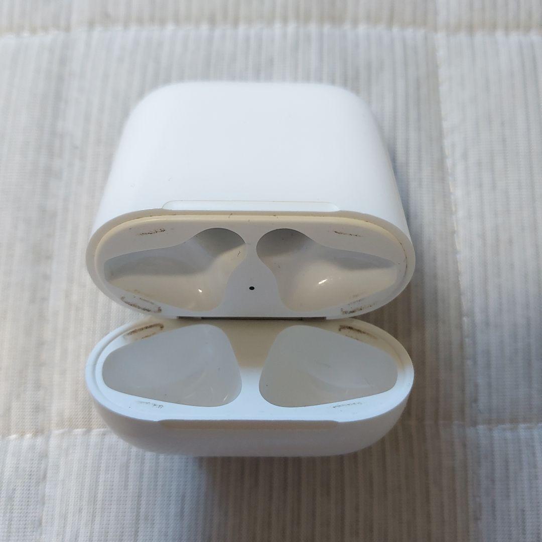 AirPods本体 ホワイト 充電ケース付き ジャンク品 - メルカリ