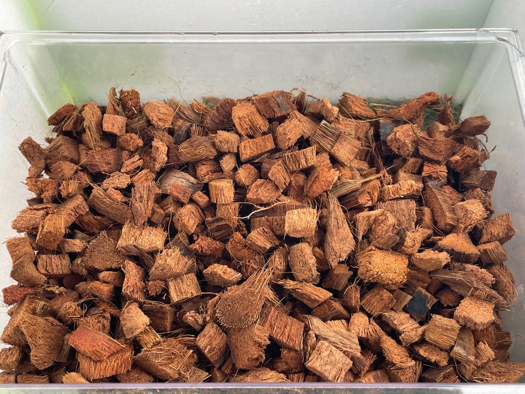 2S約10Lヤシガラハスクチップ - メルカリ