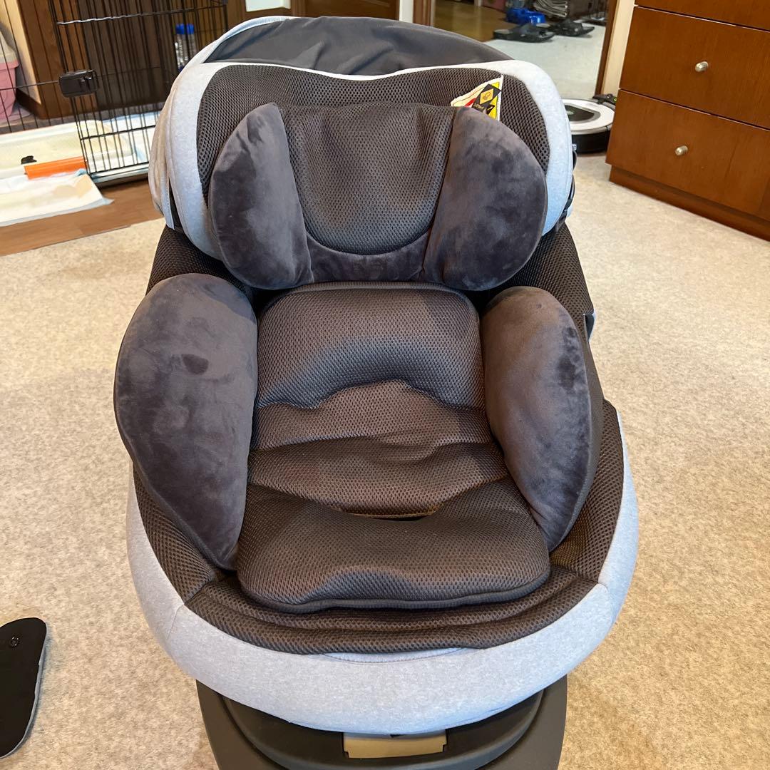 Combiコンビ　チャイルドシートTHE S 上位機種 グレー 日よけ付き