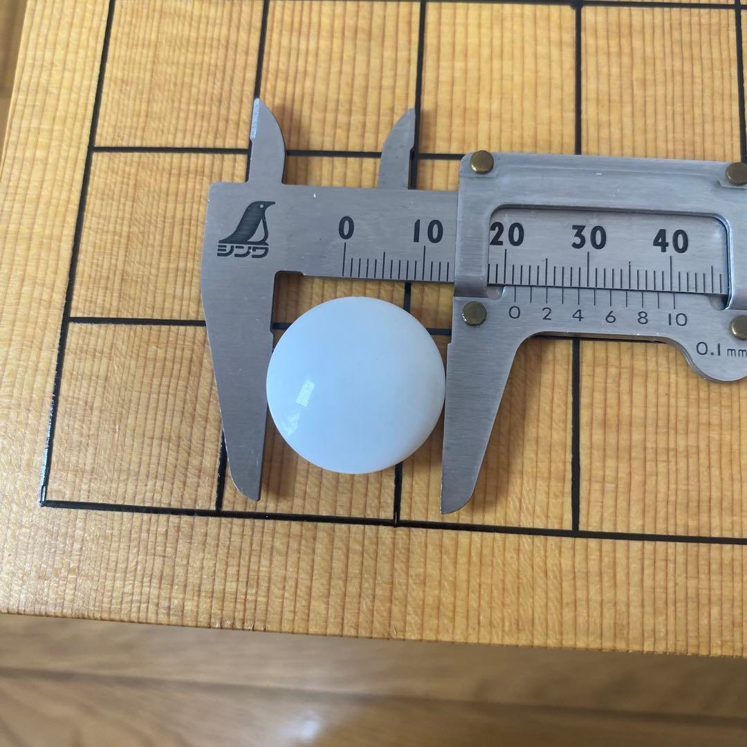 囲碁盤　碁石セット　5.7寸　厚さ17.5㎝　脚付