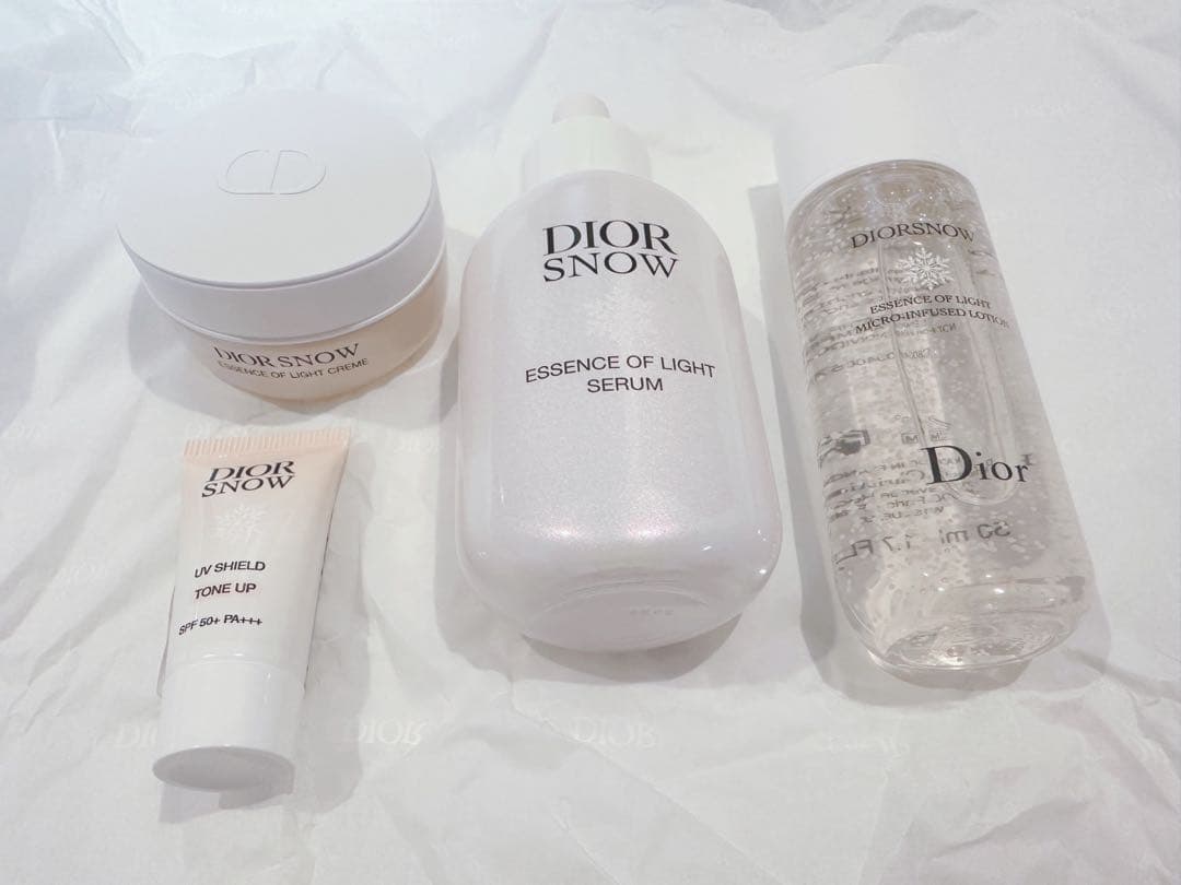 Dior ディオール クリスマスコフレ スノー エッセンス ホリデー 2025