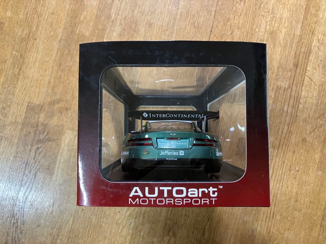 未開封 1/18 オートアート アストンマーチ DBR9 2007 #009