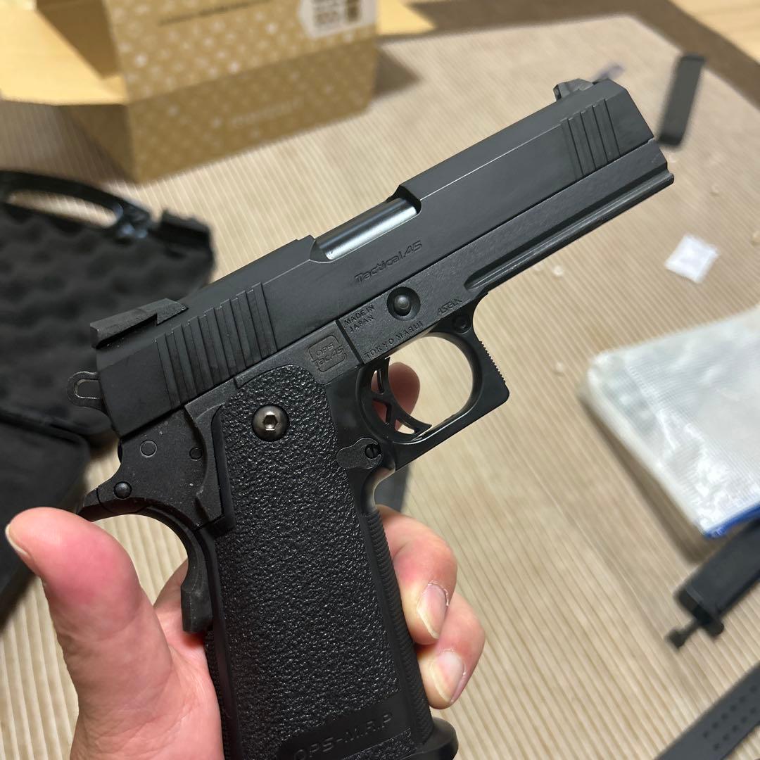 ハイキャパ4.3 予備マグ付き　専用ホルスター付き