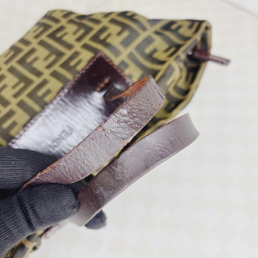 美品　FENDI フェンディ　ハンドバッグ　M011