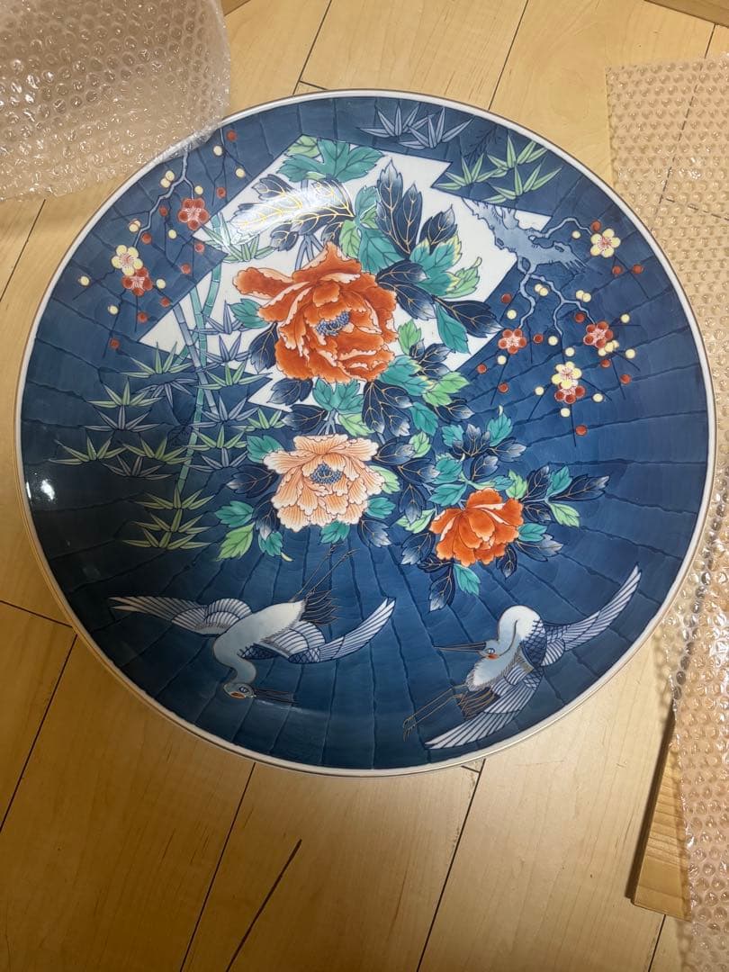 琥山 有田焼 琥山窯 桜絵金箔押 飾皿 金襴手 大皿 共箱 栞 - メルカリ