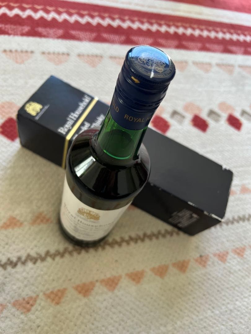 Royal Household Blended Scotch Whisky 2本