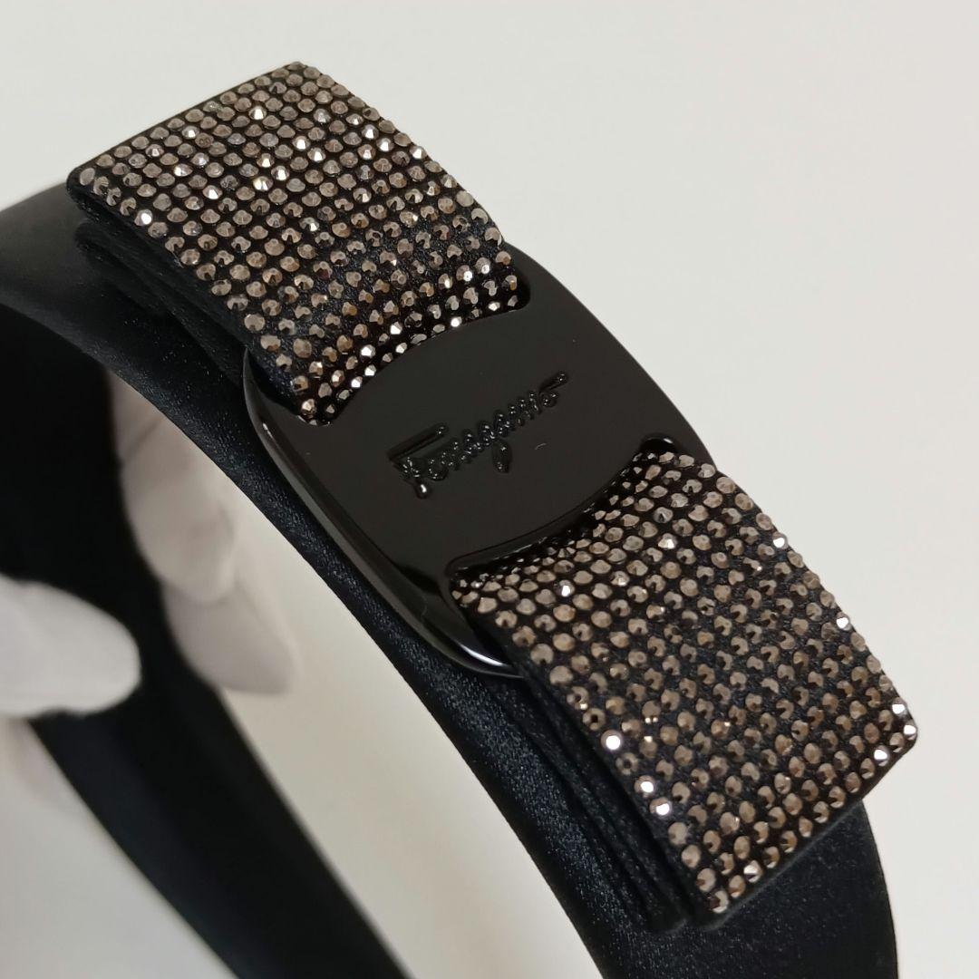 AMG15 サルヴァトーレフェラガモ 美品 ヴァラリボン カチューシャ 髪留め