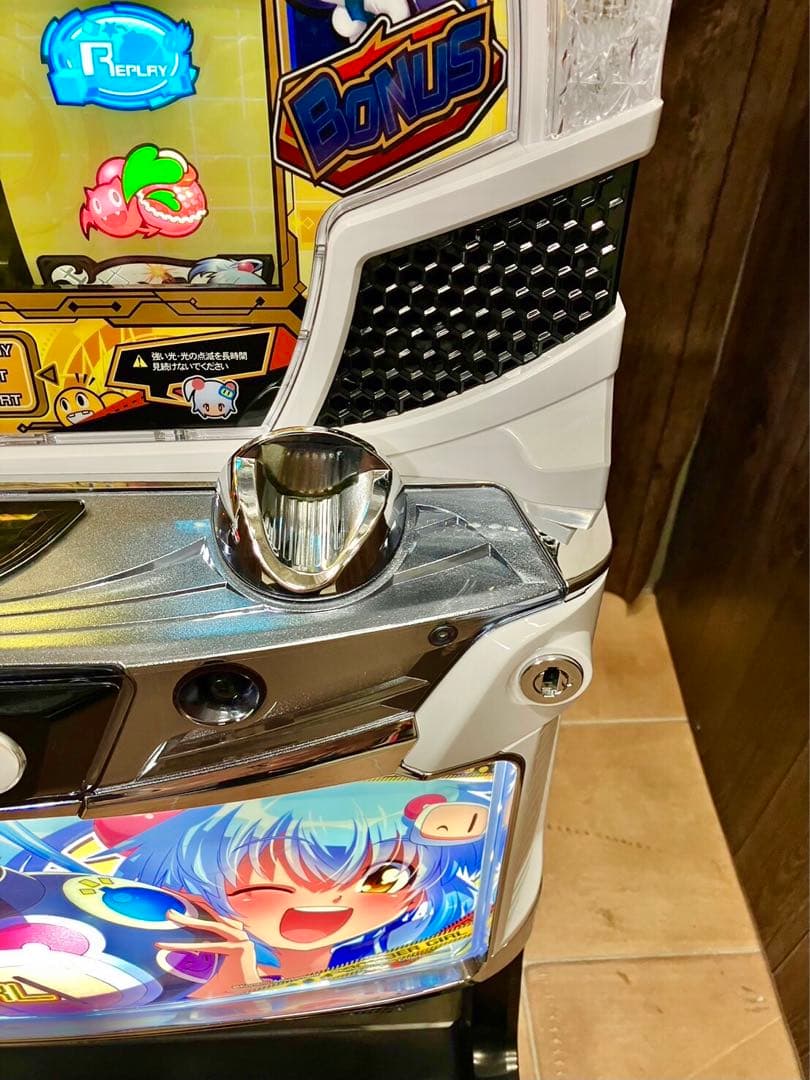 ボンバーガールスロット実機コイン不要機付き