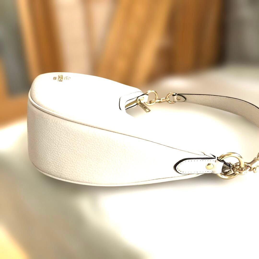 ［かなり美品］コーチ　ハーフムーン　ワンショルダー　バッグ　2way ホワイト系