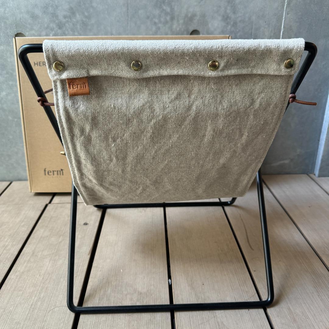 ferm LIVING ファームリビング ハーマンマガジンスタンド