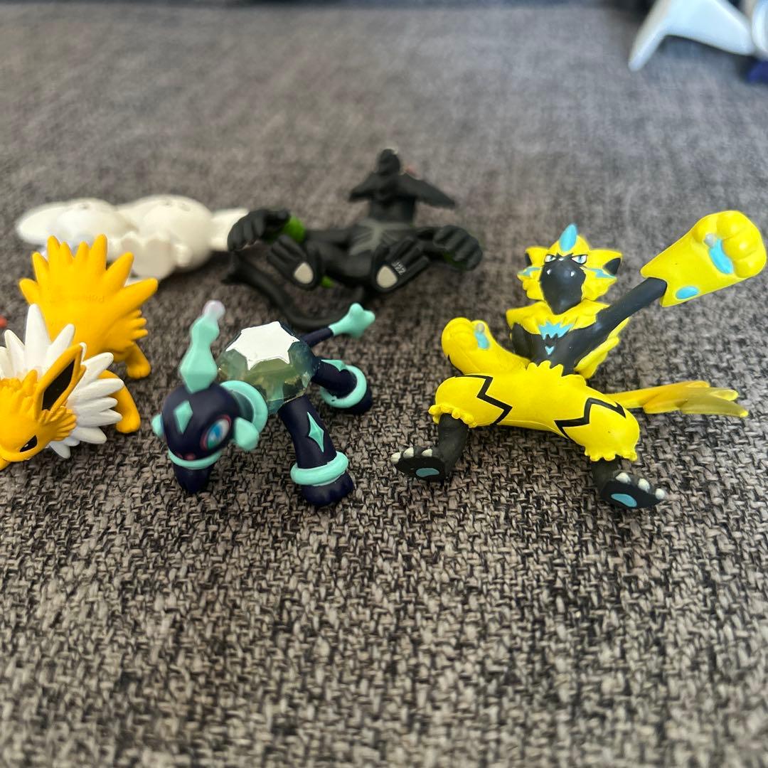 ポケモン　モンコレフィギュア等25点まとめ売り