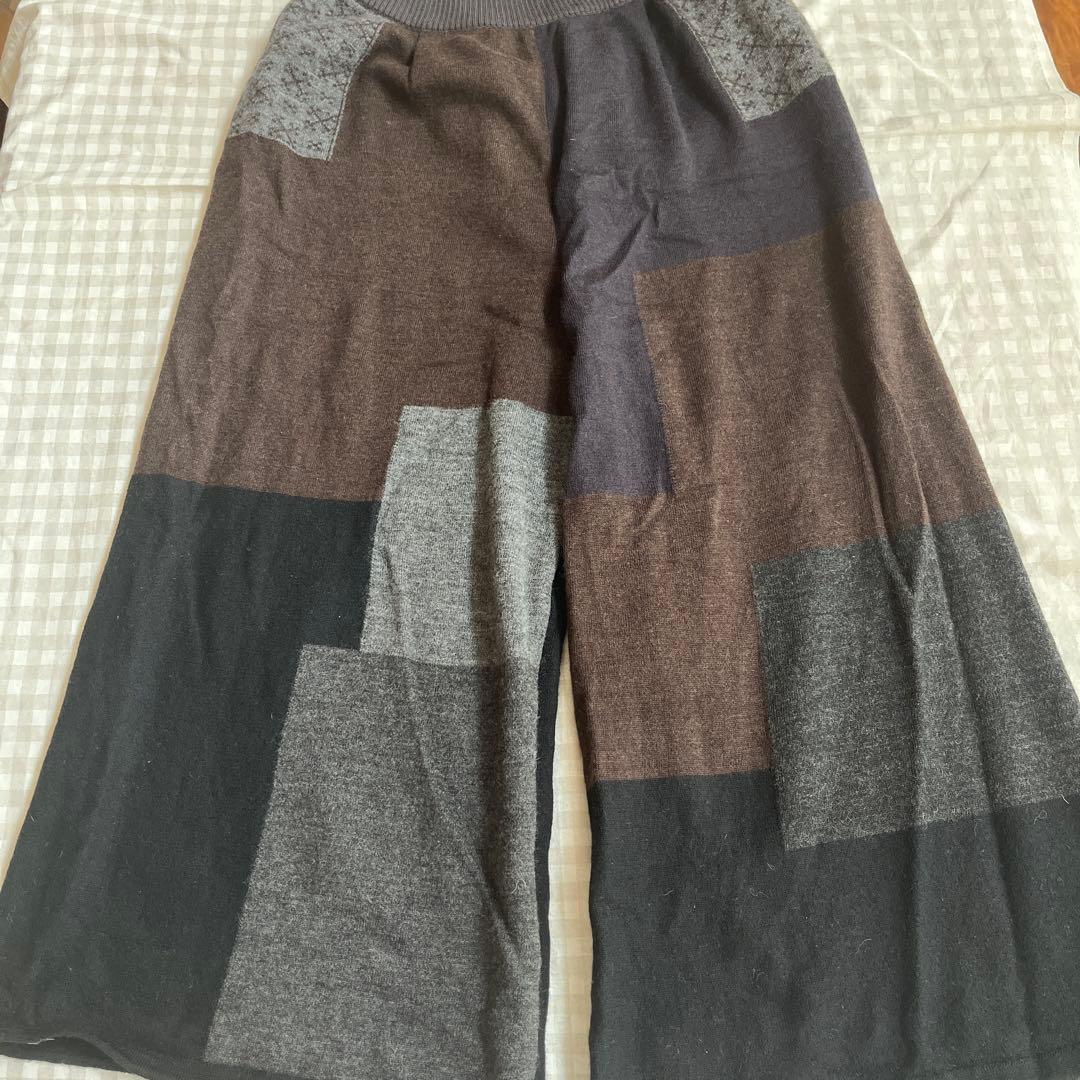 佐藤繊維 fuga fuga ニットパンツ - メルカリ