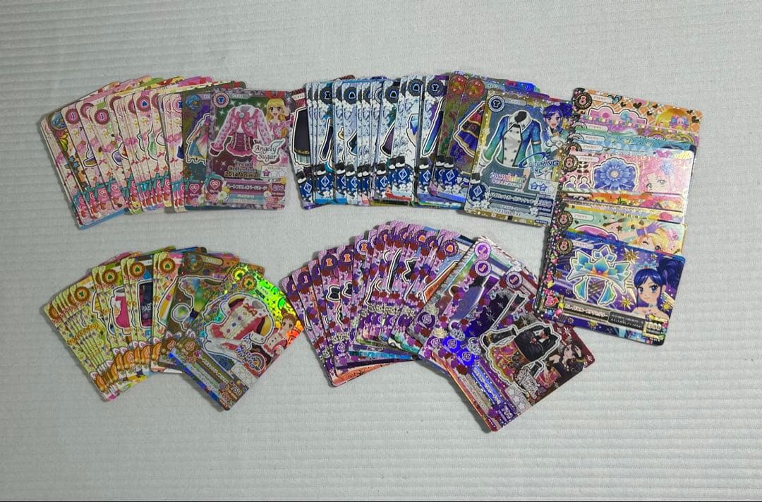 アイカツ(複数種類)、プリパラ、キラッとプリチャー カード 計142枚
