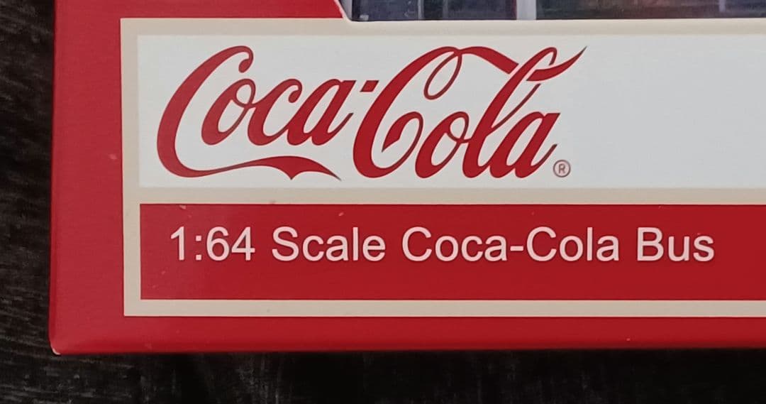 ミニカー TINY Coca-Cola Bus 1:64