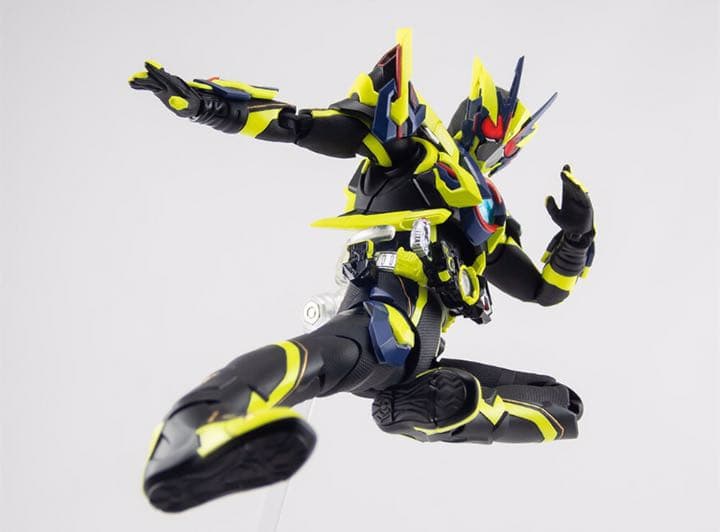 フィギュアーツ 仮面ライダーゼロワン シャイニングアサルトホッパー＆サウザー