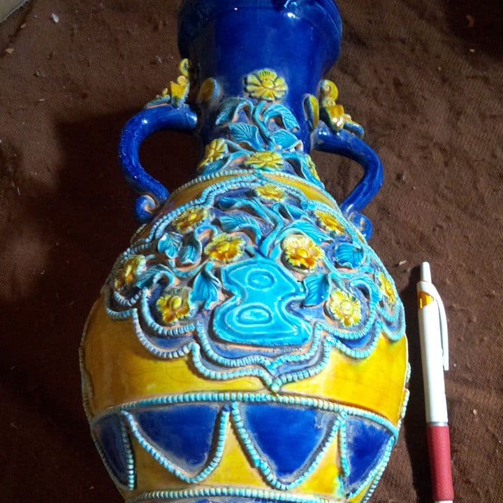 中国陶磁器　法花　浮き彫り壺　逸品