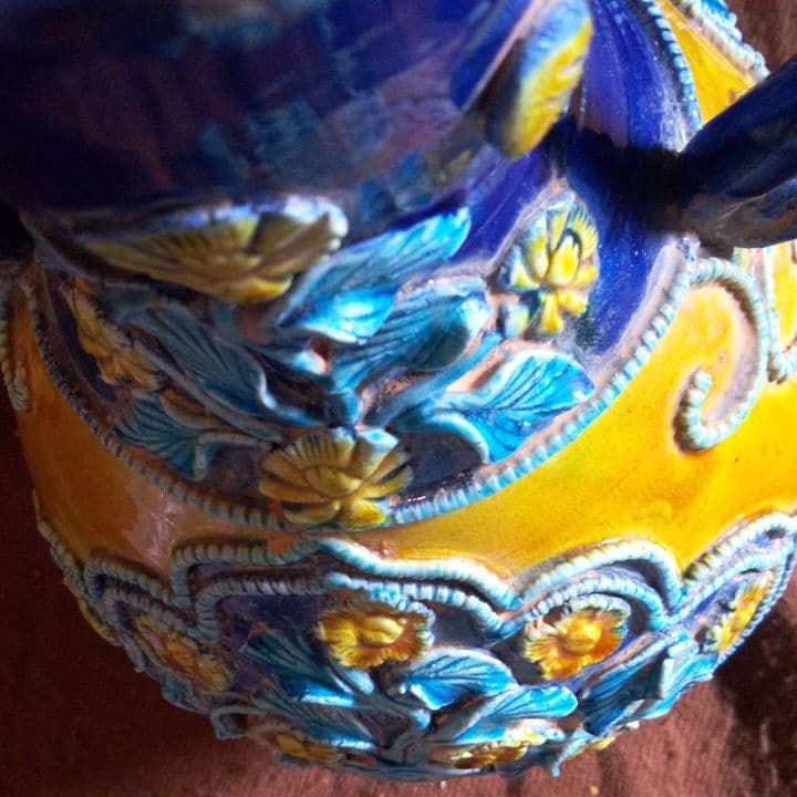 中国陶磁器　法花　浮き彫り壺　逸品