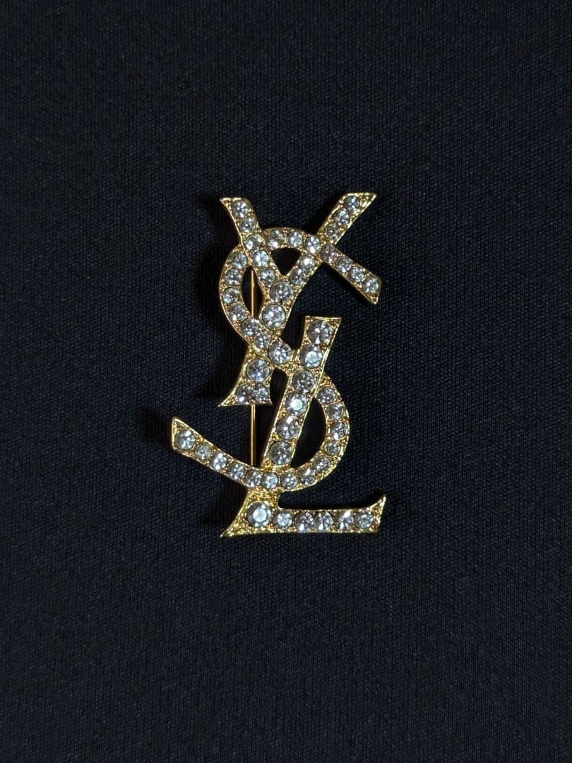 【1度のみ使用】イブサンローラン YSL ゴールド ロゴ ブローチ 楽天市場】SAINT LAURENT サンローラン ブローチ CASSANDRE BROCHE