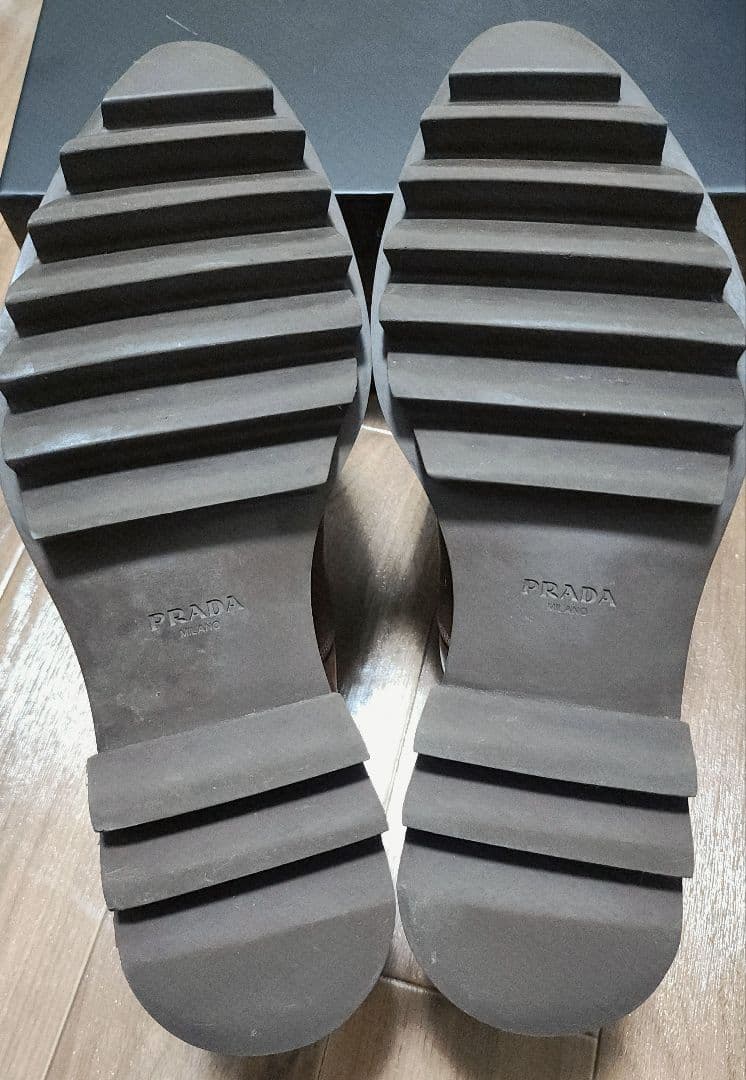 PRADA　シャークソールシューズ