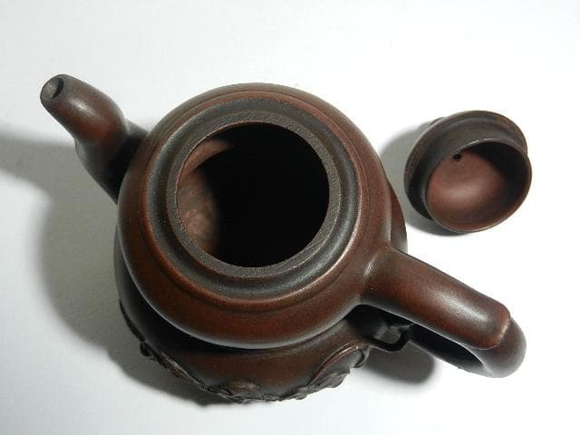 宜興紫砂茶壷（底款「徐漢棠制」、高さ10cm、横幅13cm、容量