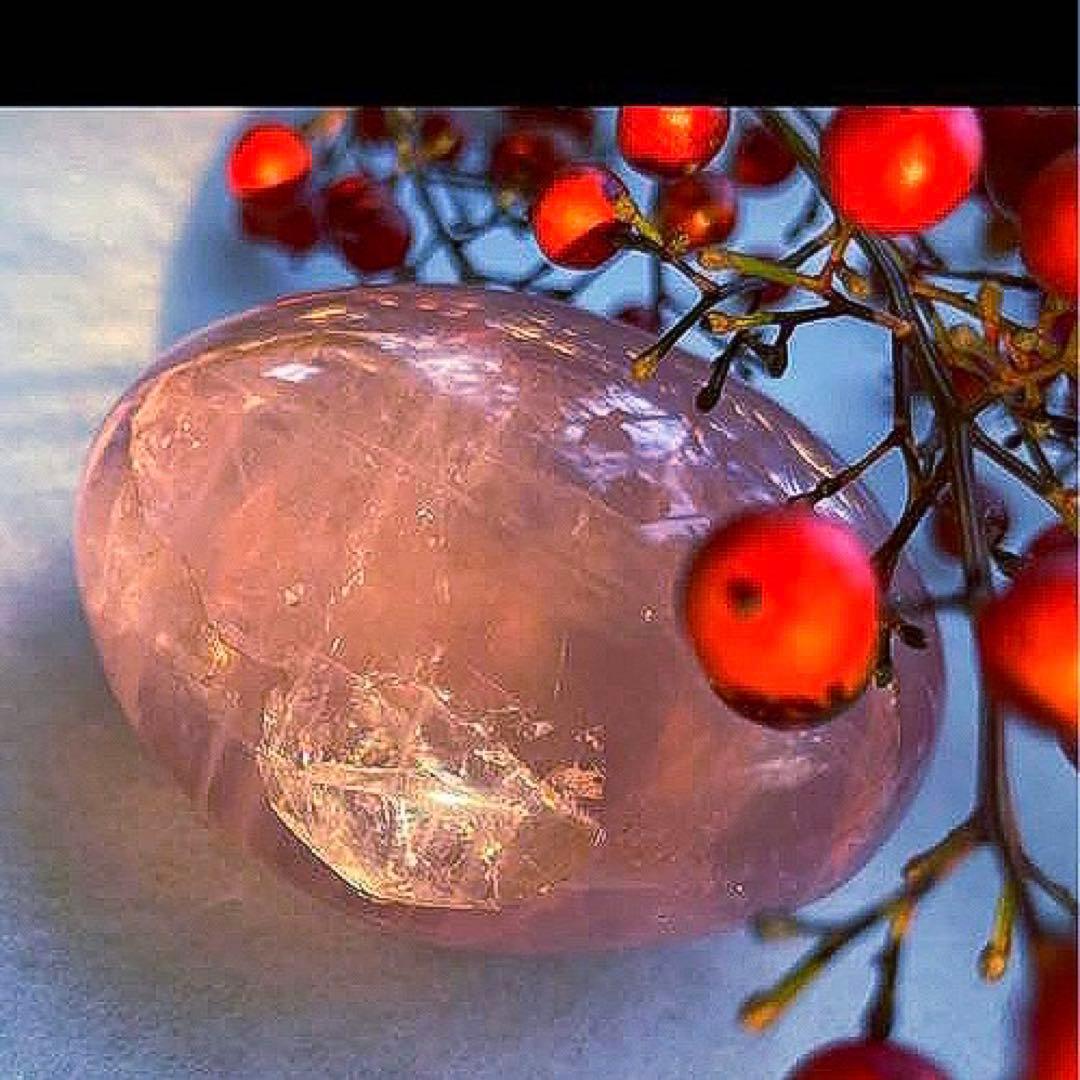 Q-1 【高品質】虹入りローズクォーツ ピンク 165g - メルカリ