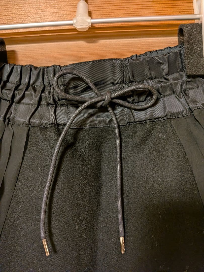 サカイのブラックスカート