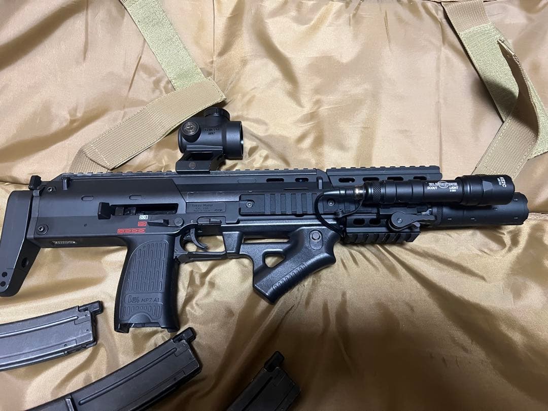 【東京マルイ】MP7 ガスブロ　フルカスタム品+マガジン3本