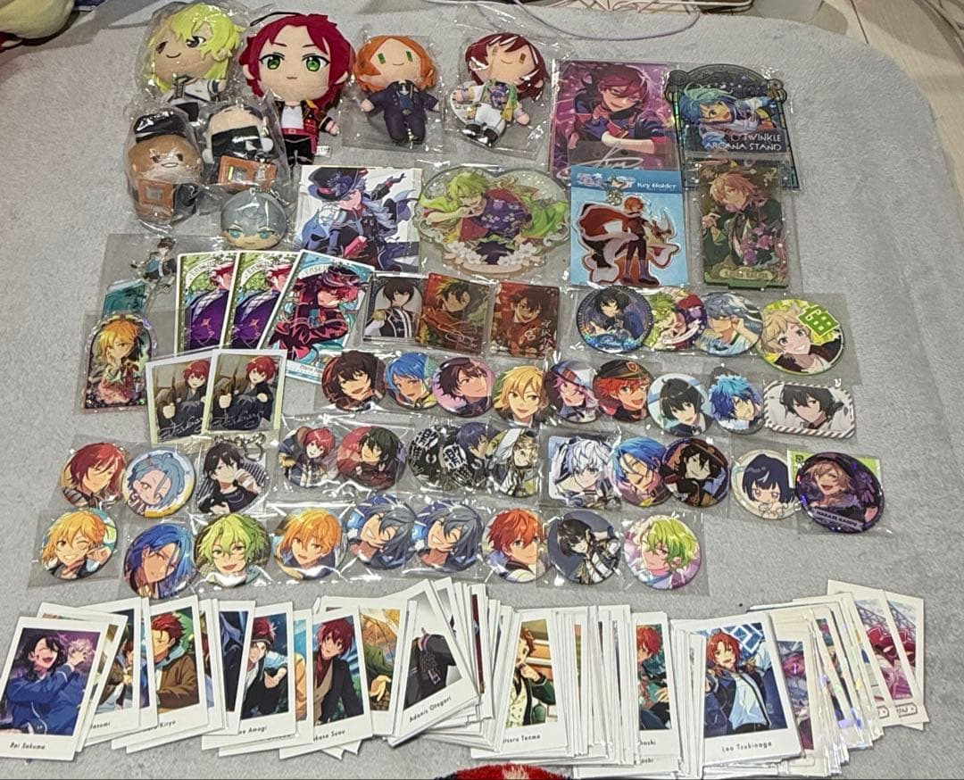 あんスタ グッズ まとめ売り 大量 190点 缶バッジ アクリルスタンド など あんスタ グッズ まとめ売り 大量 190点 缶バッジ アクリルスタンド