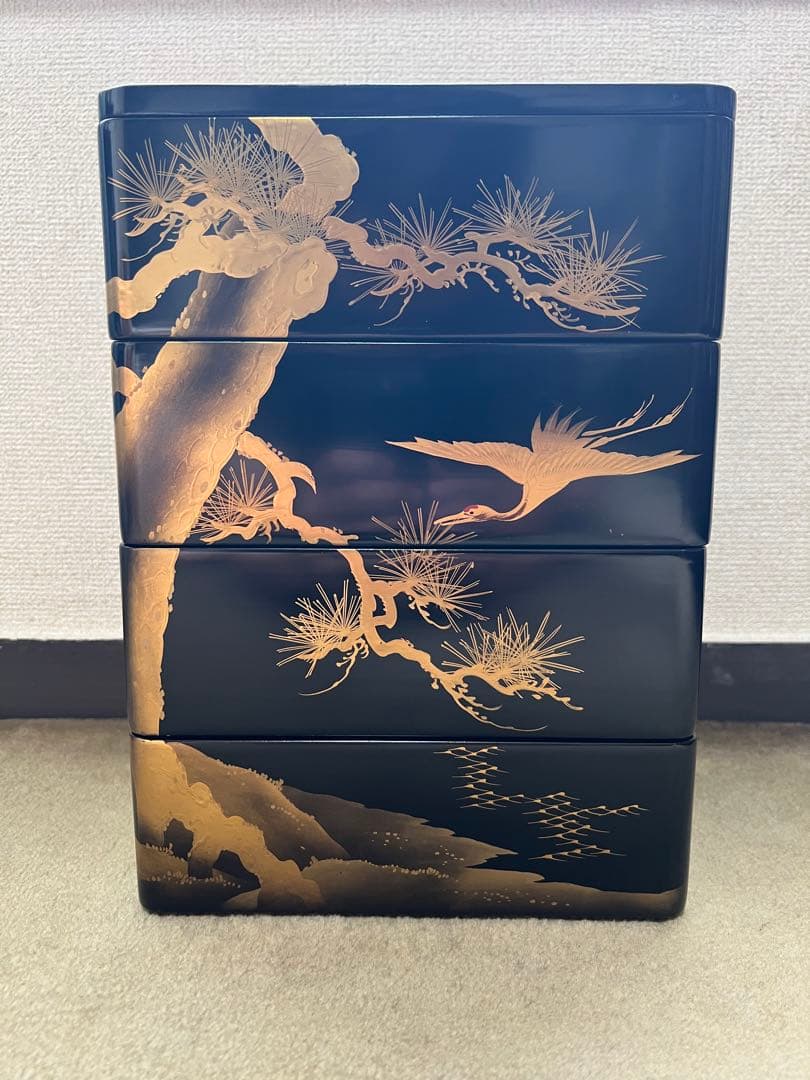 重箱 漆器 木製 蒔絵 金蒔絵 ４段重 鶴 亀 松 骨董 古美術 JAPAN