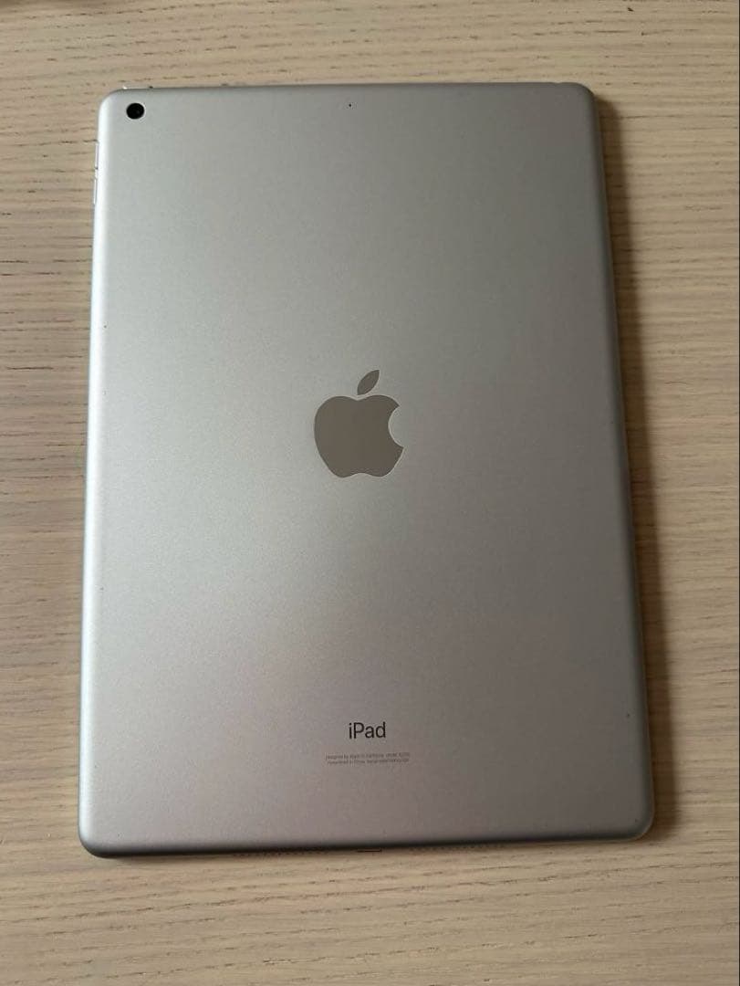 iPad 第8世代 32GB ホワイト Wi-Fi A2270 初期化済み