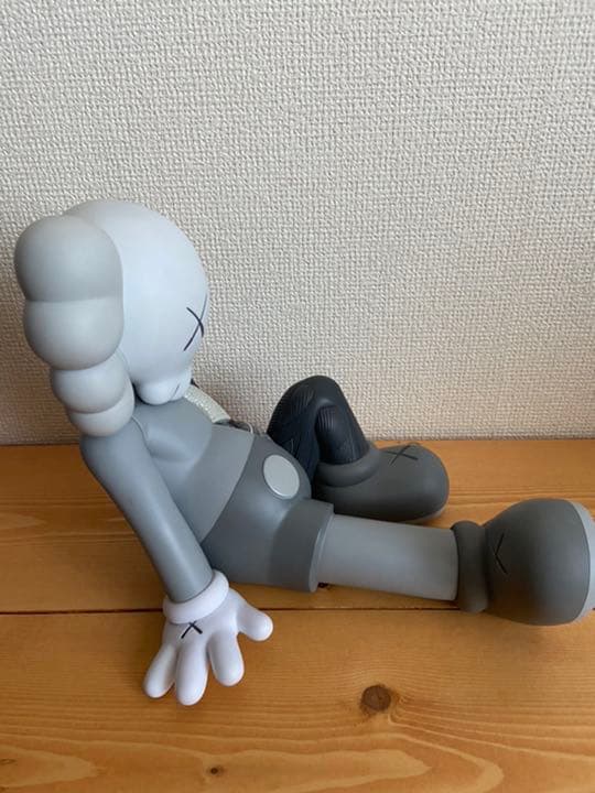 正規品 カウズ OriginalFake フィギュア 人体模型 グレー KAWS 正規品